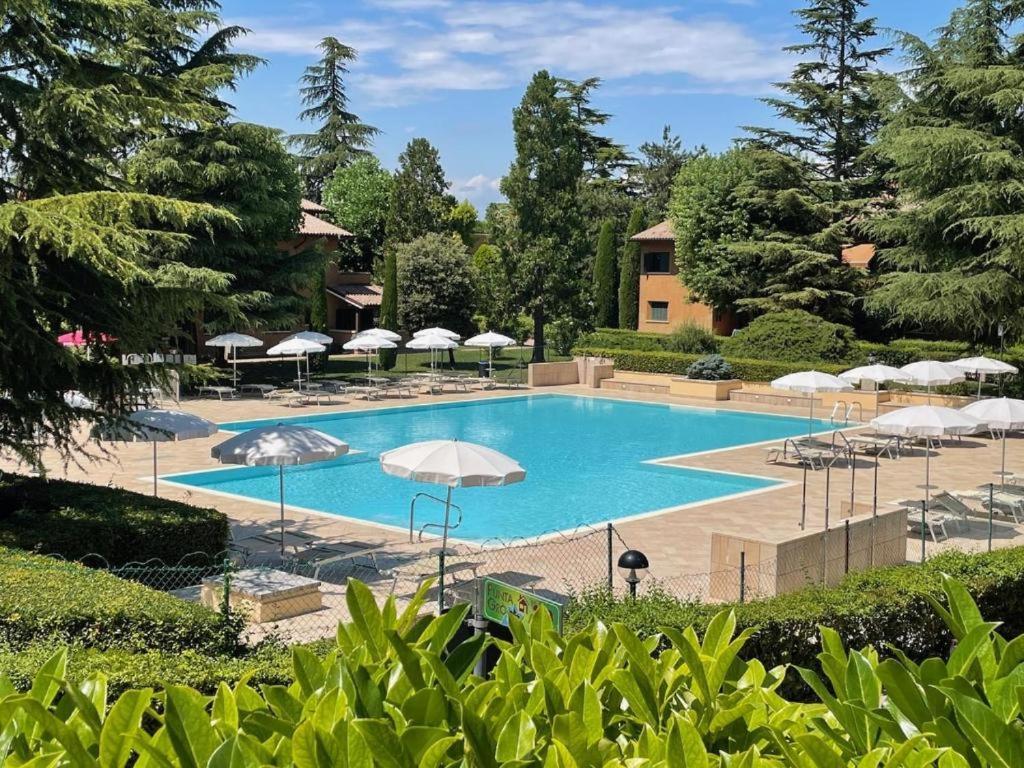 Casa Vittoria Sirmione Punta Gro Con Piscina Lägenhet Exteriör bild